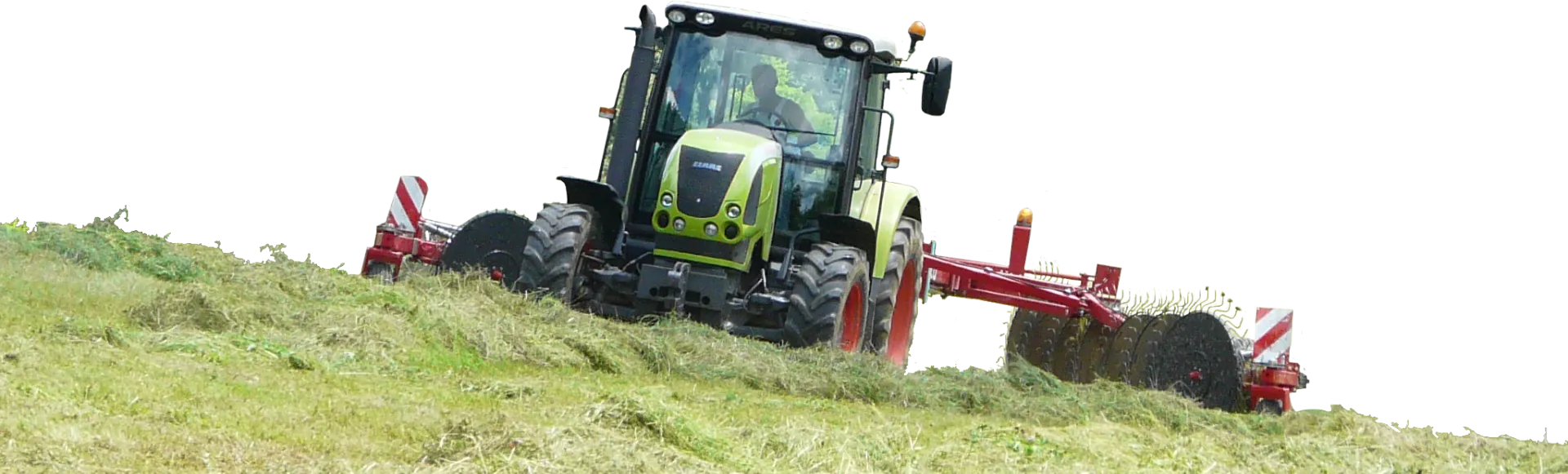 Tracteur agricole en action sur un champ